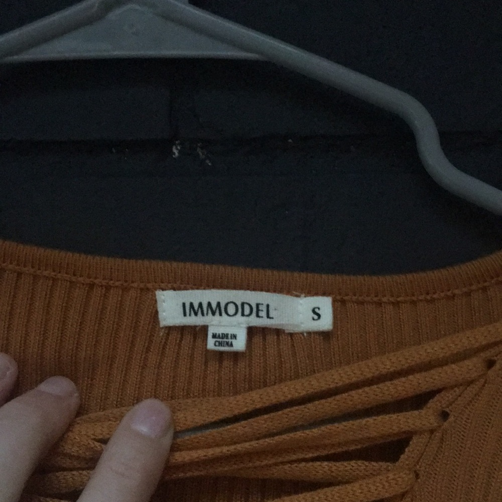 Orange top - Picture 5 of 5